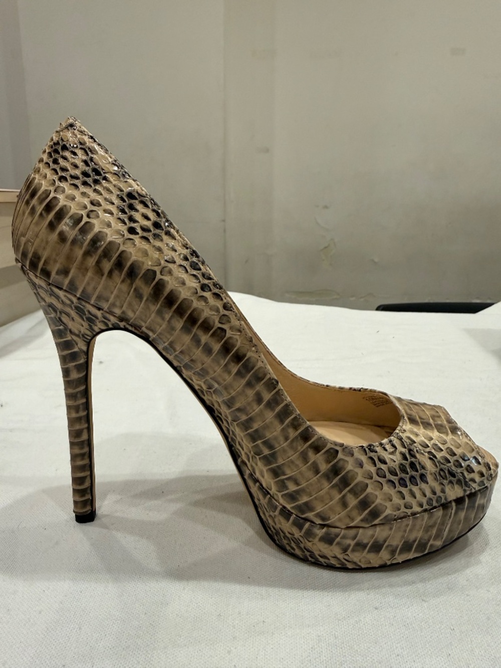 Vince Camuto Lorim Platform Peeptoe 5.5" Size 10 - Picture 6 of 11